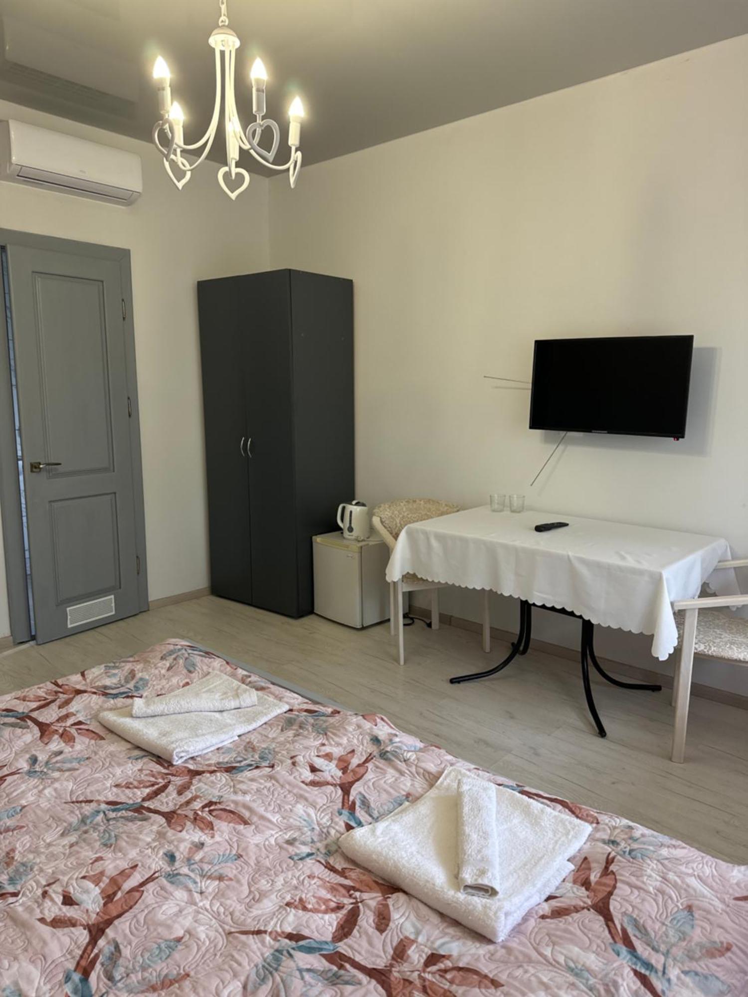 Hotel Еліт Svalyava Esterno foto