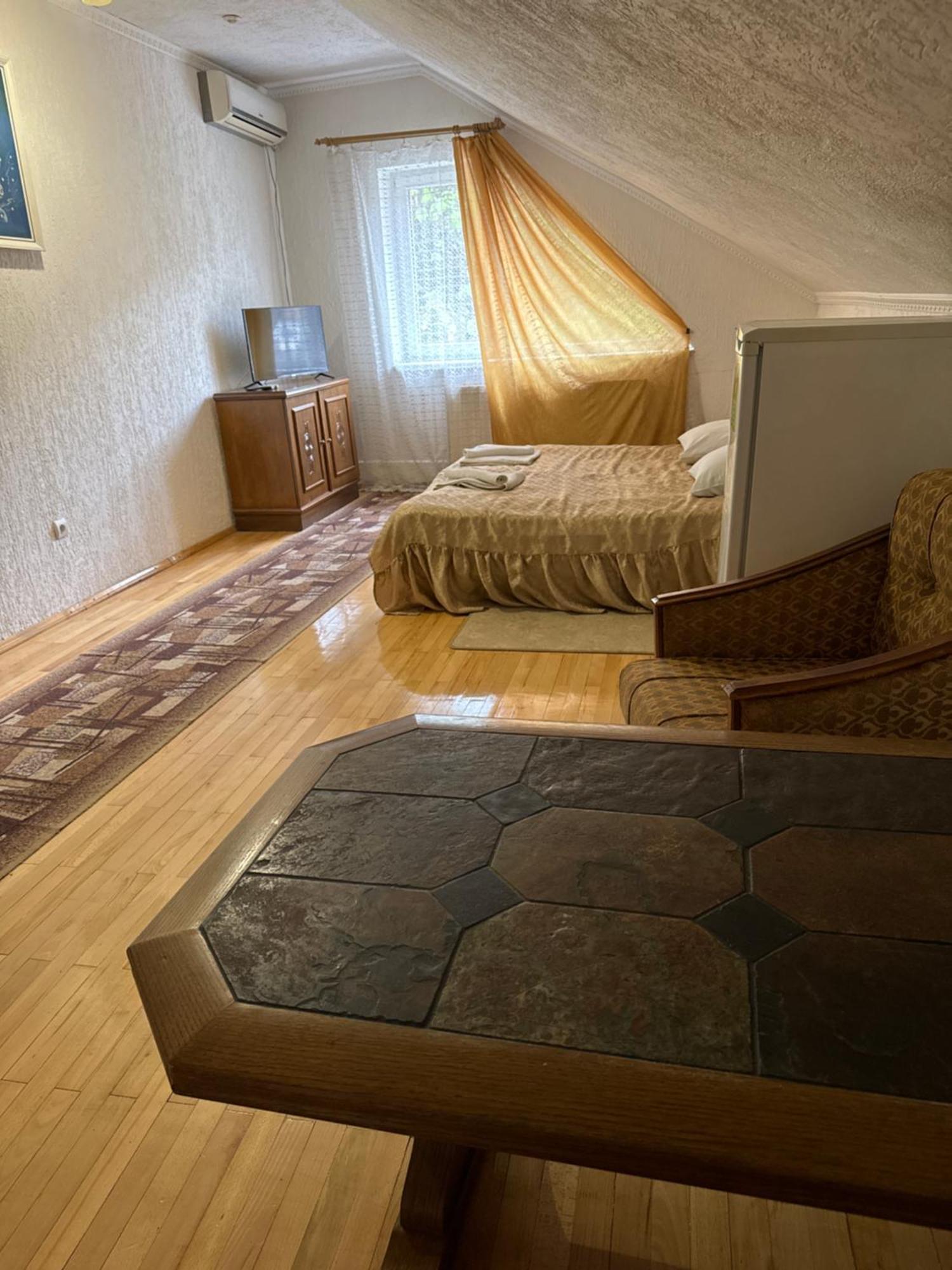 Hotel Еліт Svalyava Esterno foto