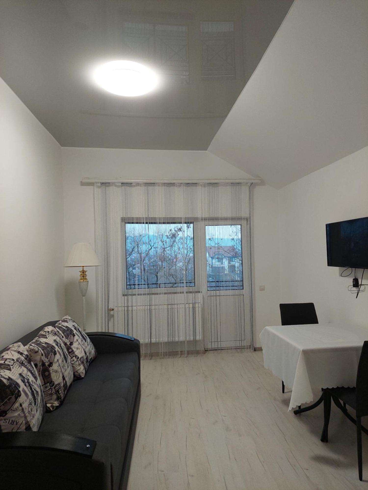 Hotel Еліт Svalyava Esterno foto